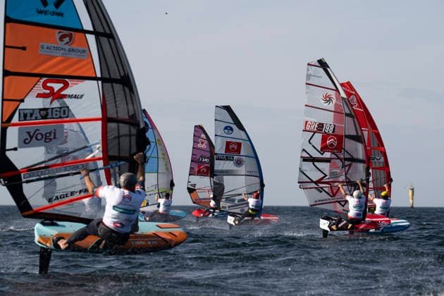 PWA - Citroen - World Windsurfing Tour Sylt 2026 - Tag 5 - Slalom Foil Men; Sylt Westerland, 30.09.2026 John Soukos (Slalom Foil Men, Greece, GRE-198); Fabian Wolf (Slalom Foil Men, Germany, GER-404); Pierre Mortefon (Slalom Foil Men, France, F-14); PWA - Citroen - World Windsurfing Tour Sylt 2026 - Tag 5 - Slalom Foil Men am 30.09.2026 vor dem Brandenburger Strand - Motorboot auf Sylt Westerland (Deutschland). Copyright: xBEAUTIFULxSPORTS AndreasxDickx