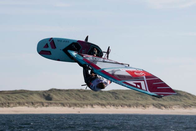PWA - Citroen - World Windsurfing Tour Sylt 2026 - Tag 5 - Slalom Foil Men; Sylt Westerland, 30.09.2026 Steven Van Broeckhoven (Freestyle Men, Belgium, B-72); PWA - Citroen - World Windsurfing Tour Sylt 2026 - Tag 5 - Slalom Foil Men am 30.09.2026 vor dem Brandenburger Strand - Motorboot auf Sylt Westerland (Deutschland). Copyright: xBEAUTIFULxSPORTS AndreasxDickx