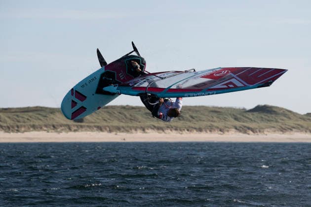 PWA - Citroen - World Windsurfing Tour Sylt 2026 - Tag 5 - Slalom Foil Men; Sylt Westerland, 30.09.2026 Steven Van Broeckhoven (Freestyle Men, Belgium, B-72); PWA - Citroen - World Windsurfing Tour Sylt 2026 - Tag 5 - Slalom Foil Men am 30.09.2026 vor dem Brandenburger Strand - Motorboot auf Sylt Westerland (Deutschland). Copyright: xBEAUTIFULxSPORTS AndreasxDickx