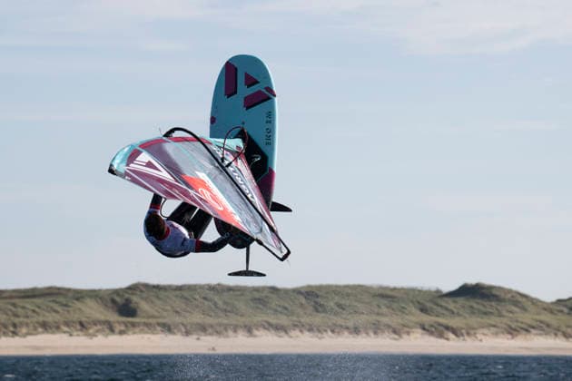 PWA - Citroen - World Windsurfing Tour Sylt 2026 - Tag 5 - Slalom Foil Men; Sylt Westerland, 30.09.2026 Steven Van Broeckhoven (Freestyle Men, Belgium, B-72); PWA - Citroen - World Windsurfing Tour Sylt 2026 - Tag 5 - Slalom Foil Men am 30.09.2026 vor dem Brandenburger Strand - Motorboot auf Sylt Westerland (Deutschland). Copyright: xBEAUTIFULxSPORTS AndreasxDickx