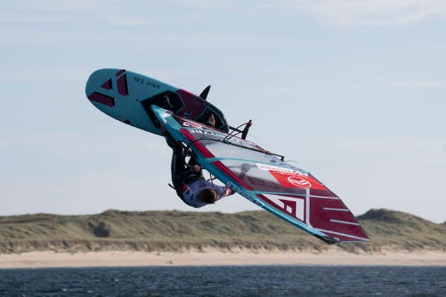 PWA - Citroen - World Windsurfing Tour Sylt 2026 - Tag 5 - Slalom Foil Men; Sylt Westerland, 30.09.2026 Steven Van Broeckhoven (Freestyle Men, Belgium, B-72); PWA - Citroen - World Windsurfing Tour Sylt 2026 - Tag 5 - Slalom Foil Men am 30.09.2026 vor dem Brandenburger Strand - Motorboot auf Sylt Westerland (Deutschland). Copyright: xBEAUTIFULxSPORTS AndreasxDickx