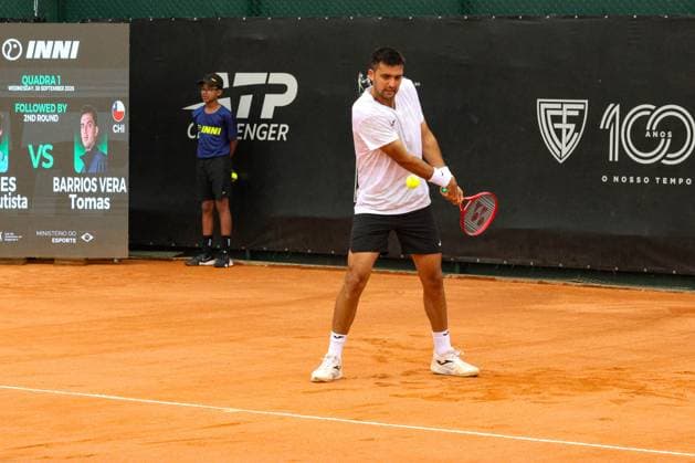 RECORD DATE NOT STATED Torres (Argentina) vs. Barrios Vera (Chile) for the ATP, Tennis Herren Challenger Curitiba Curitiba (PR), 09 30 2026 - ATP Challenger Curitiba Torres Barrios - Tennis player Tomas Barrios Vera (Chile) against Juan Bautista Torres (Argentina) for the ATP Challenger Curitiba tournament, at the Graciosa Country Club on the afternoon of Wednesday, September 30, 2026.(Foto: Edson De Souza Thenews2 imago images) SPO  Copyright: xEdsonxDexSouzax