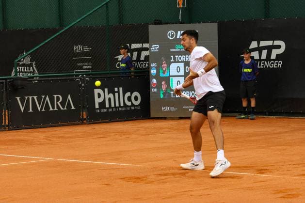 RECORD DATE NOT STATED Torres (Argentina) vs. Barrios Vera (Chile) for the ATP, Tennis Herren Challenger Curitiba Curitiba (PR), 09 30 2026 - ATP Challenger Curitiba Torres Barrios - Tennis player Tomas Barrios Vera (Chile) against Juan Bautista Torres (Argentina) for the ATP Challenger Curitiba tournament, at the Graciosa Country Club on the afternoon of Wednesday, September 30, 2026.(Foto: Edson De Souza Thenews2 imago images) SPO  Copyright: xEdsonxDexSouzax