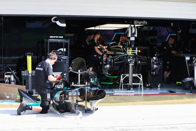 F1 - BAHRAIN GRAND PRIX IN MALAYSIA 2026 Mercedes AMG F1 Team, mechanic, mecanicien, mechanics during the 2026 Formula 1 Bahrain Grand Prix in Malaysia, 16th round of the 2026 Formula One World Championship, WM, Weltmeisterschaft from October 2 to 4, 2026 on the Sepang International Circuit, in Sepang, Malaysia - SepangMalaysia  Copyright: xANTONINxVINCENTx