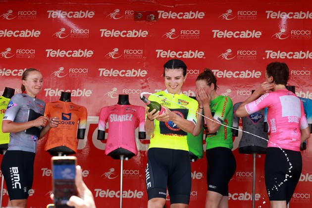 Vuelta CicloÂ­stica Femenina a Costa Rica, primera etapa Este mio rcoles se desarrolloÂ³ la primera etapa de la Vuelta CicloÂ­stica Femenina a Costa Rica 2026. 61 ciclistas pedalearon durante 109 kiloÂ³metros en la provincia de Guanacaste, durante una maoÂ±ana de cielo despejado y sol ardiente. La ganadora de la etapa, quien este jueves portaroÂ¡ la camiseta amarilla de loÂ­der general, fue la chilena Catalina Soto ( 73) quien se impuso sobre el lote en la loÂ­nea de meta. EDITORIAL USE ONLY  Copyright: xGDA LaxNacion CostaxRica-xTodosxlosxderechosxreservados.xProhibidoxelxusoxoxreproducci&oacute;nxdexestaximagenxenxCostaxRicax RafaelxPachecoxGranadosx 0868271040st