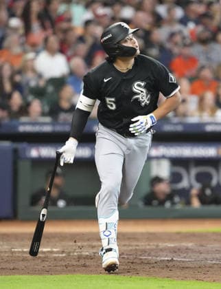 Baseball: Wild Card Series between White Sox and Astros Chicago White Sox first baseman Munetaka Murakami watches his fly ball in the fifth inning of Game 2 of the best-of-three American League Wild Card Series against the Houston Astros at Daikin Park in Houston, Texas, on Sept. 30, 2026.  A14AA0005629545P