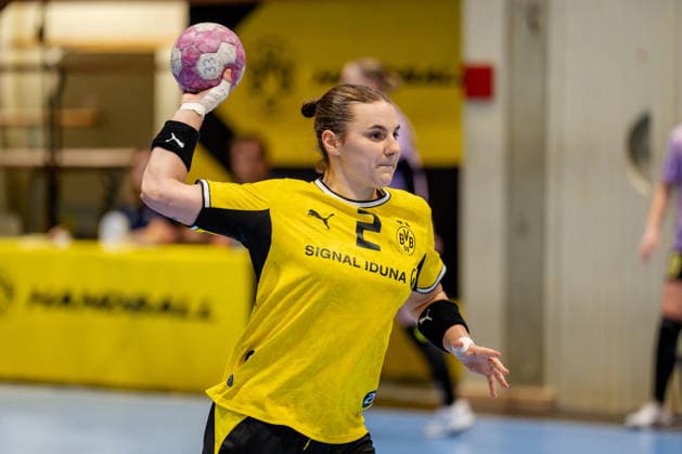 Dortmund, 30.09.2026, Handball, Damen, DHB-Pokal, 2. Runde , BVB Borussia Dortmund - SV Union Halle-Neustadt Mareike Thomaier (BVB, 2) beim Siebenmeter