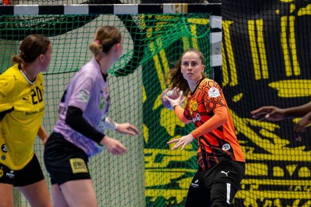 Dortmund, 30.09.2026, Handball, Damen, DHB-Pokal, 2. Runde , BVB Borussia Dortmund - SV Union Halle-Neustadt Sarah Wachter (BVB, 12) beim Abwurf