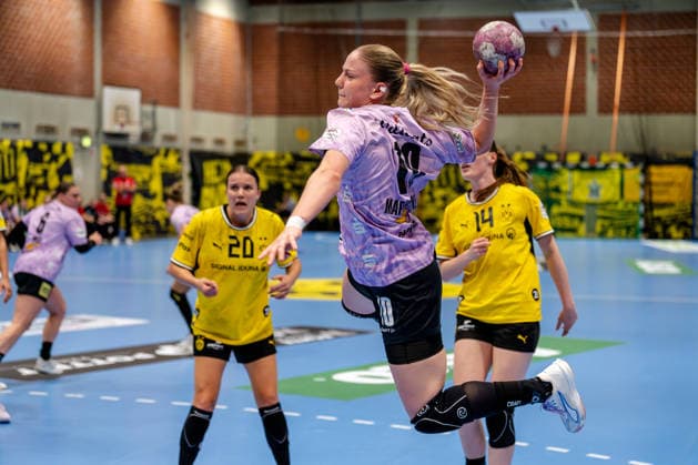 Dortmund, 30.09.2026, Handball, Damen, DHB-Pokal, 2. Runde , BVB Borussia Dortmund - SV Union Halle-Neustadt Viktoria Marksteiner (SV Union Halle-Neustadt, 10) beim Torwurf