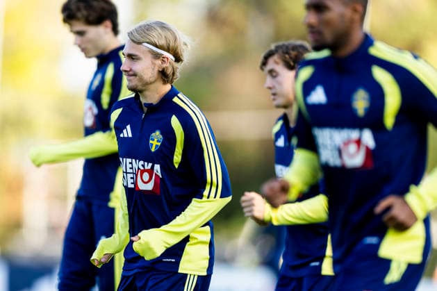 261001 Sebastian Nanasi of Swedish men s national football team at a training session during the national team, Nationalteam on October 1, 2026 in Stockholm. Photo: Caisa Rasmussen BILDBYRAN COP 353 CR0075 fotboll football soccer fotball landskamp träning practice training sverige sweden sverige a bbeng Copyright: CAISAxRASMUSSEN BB261001CR007