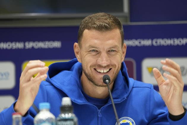 SARAJEVO, BOSNIA-HERZEGOVINA PK 20261001 Bosnia-Herzegovina s Edin DÅ¾eko, who will play his last international match, Länderspiel, Nationalmannschaft against Sweden, during Thursday s press conference, PK, Pressekonferenz in Sarajevo ahead of Friday s Nations League match against Sweden in Zenica. SARAJEVO BOSNIA-HERZEGOVINA x10030x Copyright: xJonasxEkströmer TTx BOSNIA-HERZEGOVINA PK