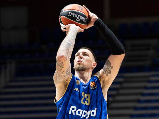Maccabi Rapyd Tel Aviv v Besiktas Istanbul - Euroleague 2026 2027 Daniel Theis, 23 of Maccabi Rapyd Tel Aviv in action during the 2026 2027 EuroLeague match between Maccabi Rapyd Tel Aviv v Besiktas Istanbul at Aleksandar Nikolic Hall on September 30, 2025 in Belgrade, Serbia. Belgrade Serbia Copyright: xVatroslavxHladny x