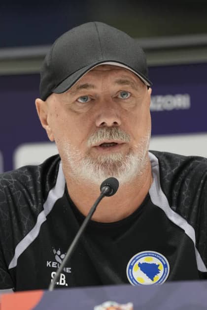 SARAJEVO, BOSNIA-HERZEGOVINA 20261001 Bosnia-Herzegovina national team, Nationalteam captain Sergej Barbarez during Thursday s press conference, PK, Pressekonferenz in Sarajevo ahead of Friday s Nations League match against Sweden in Zenica. SARAJEVO BOSNIA-HERZEGOVINA x10030x Copyright: xJonasxEkströmer TTx BOSNIA-HERZEGOVINA PK