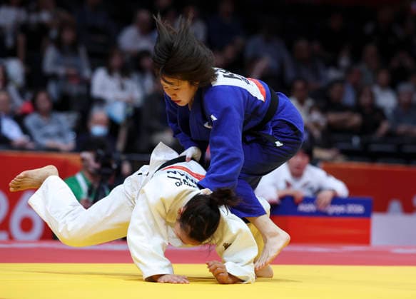 (261001) -- NAGOYA, Oct. 1, 2026 -- Huh Mimi (R) of South Korea vies with Ariunzaya Terbish of Mongolia during the women -57kg final of Judo at the 20th Asian Games Aichi-Nagoya 2026 in Nagoya, Japan, Oct. 1, 2026. ) (SP)JAPAN-NAGOYA-ASIAN GAMES-JUDO-WOMEN -57KG YaoxQilin 