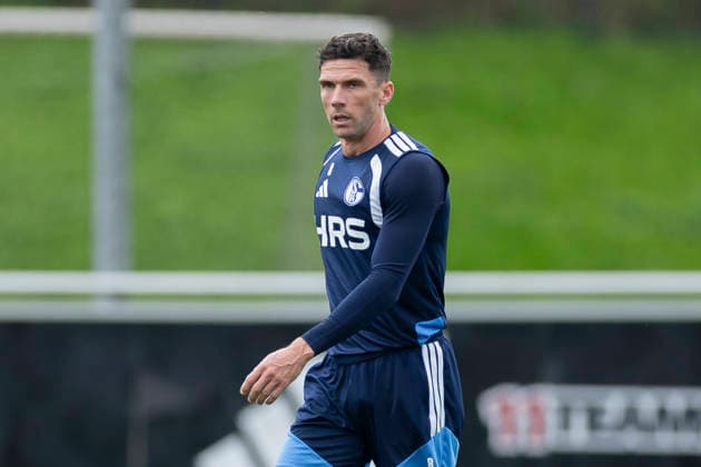 01.10.2026, Fussball, Training des FC Schalke 04. Robin Gosens (FC Schalke 04). Gelsenkirchen Trainingsgelände FC Schalke 04 NRW Deutschland xRHR-FOTO YYx Copyright: RHR-FOTOx RHR-FOTO YY