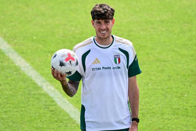 foto IPP lisa guglielmi Coverciano - Firenze 01-10-2026 Raduno della Nazionale di Calcio dell Italia nella foto Alessandro Bastoni (Italia) italy photo press world copyright italy ITALY  Copyright: xR4924_italyphotopressx