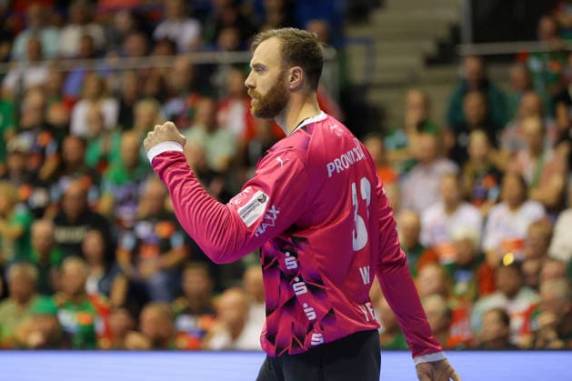 30.09.2026, xgox, Handball - Opel HBL SC Magdeburg - THW Kiel emspor, v.l. Andreas Wolff (Kiel, 33) Jubelt ueber gehaltenen Ball, abgewehrt, gehalten, Torhueter Magdeburg
