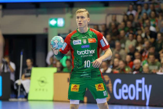 30.09.2026, xgox, Handball - Opel HBL SC Magdeburg - THW Kiel emspor, v.l. Gisli Thorgeir Kristjansson (Magdeburg, 10) am Ball, plays the ball Magdeburg