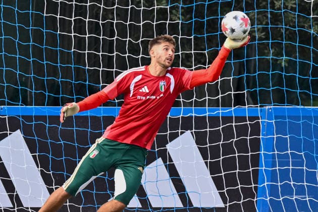 IPA89178325 - Italian player Guglielmo Vicario during TEAM ITALY - TRAINING, a UEFA Nations League soccer match in Florence, Italy, on October 1, 2026  Copyright: xLisaxGuglielmi IPAxSportx xx IPA89178325