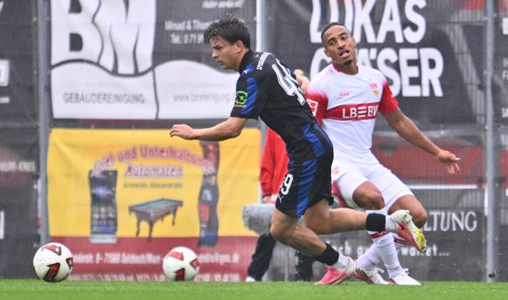 01.10.2026 - Fussball - Saison 2026 2027 - Testspiel Freundschaftsspiel Vorbereitungsspiel - VfB Stuttgart - SpVgg Greuther Fürth ( Kleeblatt ) - - Sportfoto Zink - xwoxzix - regulations prohibit any use of photographs as image sequences and or quasi-video - only for editorial use - Dominik Spath (49, SpVgg Greuther Fürth ) Jamie Leweling (18, VfB Stuttgart )