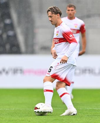 01.10.2026 - Fussball - Saison 2026 2027 - Testspiel Freundschaftsspiel Vorbereitungsspiel - VfB Stuttgart - SpVgg Greuther Fürth ( Kleeblatt ) - - Sportfoto Zink - xwoxzix - regulations prohibit any use of photographs as image sequences and or quasi-video - only for editorial use - Angelo Stiller (6, VfB Stuttgart )