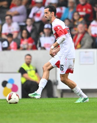 01.10.2026 - Fussball - Saison 2026 2027 - Testspiel Freundschaftsspiel Vorbereitungsspiel - VfB Stuttgart - SpVgg Greuther Fürth ( Kleeblatt ) - - Sportfoto Zink - xwoxzix - regulations prohibit any use of photographs as image sequences and or quasi-video - only for editorial use - Atakan Karazor (16, VfB Stuttgart )