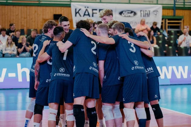 VOLLEYBALL - Coppa Pallavolo Senza Confini HARTBERG,AUSTRIA,01.OCT.26 - VOLLEYBALL - Coppa Pallavolo Senza Confini, VfB Friedrichshafen vs ACH Volley Ljubljana. Image shows the team of Friedrichshafen.  GEPAxpictures xRomanxKoenigshofer