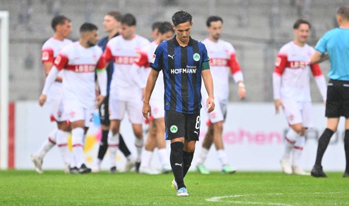 01.10.2026 - Fussball - Saison 2026 2027 - Testspiel Freundschaftsspiel Vorbereitungsspiel - VfB Stuttgart - SpVgg Greuther Fürth ( Kleeblatt ) - - Sportfoto Zink - xwoxzix - regulations prohibit any use of photographs as image sequences and or quasi-video - only for editorial use - Shinta Appelkamp (8, SpVgg Greuther Fürth ) enttäuscht Enttäuschung