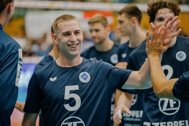 VOLLEYBALL - Coppa Pallavolo Senza Confini HARTBERG,AUSTRIA,01.OCT.26 - VOLLEYBALL - Coppa Pallavolo Senza Confini, VfB Friedrichshafen vs ACH Volley Ljubljana. Image shows Sam Flowerday (Friedrichshafen).  GEPAxpictures xRomanxKoenigshofer