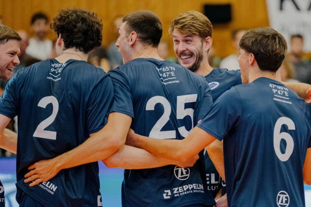 VOLLEYBALL - Coppa Pallavolo Senza Confini HARTBERG,AUSTRIA,01.OCT.26 - VOLLEYBALL - Coppa Pallavolo Senza Confini, VfB Friedrichshafen vs ACH Volley Ljubljana. Image shows the rejoicing of Friedrichshafen.  GEPAxpictures xRomanxKoenigshofer