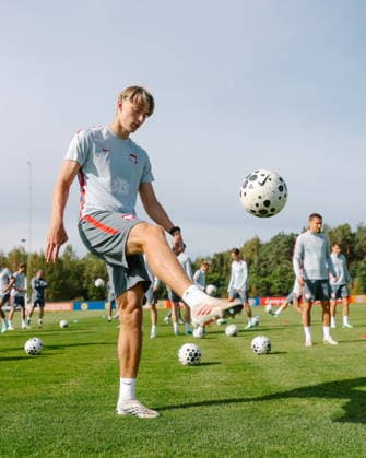 01.10.2026 KEPA, HOTEL BONIFACIO PILKA NOZNA (FOOTBALL) LIGA NARODOW UEFA 2026 - DYWIZJA B OFICJALNA KONFERENCJA I TRENING REPREZENTACJI POLSKI NZ KACPER POTULSKI FOTO LUKASZ GROCHALA CYFRASPORT NEWSPIX.PL --- newspix.pl Polish football national team, Nationalteam training and press conference, PK, Pressekonferenz in Kepa near Sochocin POLAND OUT! 