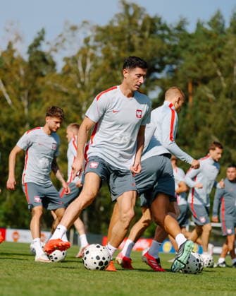 01.10.2026 KEPA, HOTEL BONIFACIO PILKA NOZNA (FOOTBALL) LIGA NARODOW UEFA 2026 - DYWIZJA B OFICJALNA KONFERENCJA I TRENING REPREZENTACJI POLSKI NZ ROBERT LEWANDOWSKI FOTO LUKASZ GROCHALA CYFRASPORT NEWSPIX.PL --- newspix.pl Polish football national team, Nationalteam training and press conference, PK, Pressekonferenz in Kepa near Sochocin POLAND OUT! 