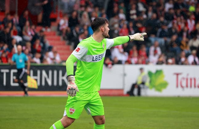 01.10.26 VfB Stuttgart - SpVgg Greuther Fürth Deutschland, Großaspach, 01.10.2026, Fussball, Bundesliga, Saison 2026 2027, Testspiel, VfB Stuttgart - SpVgg Greuther Fürth: Dennis Seimen (VfB Stuttgart).