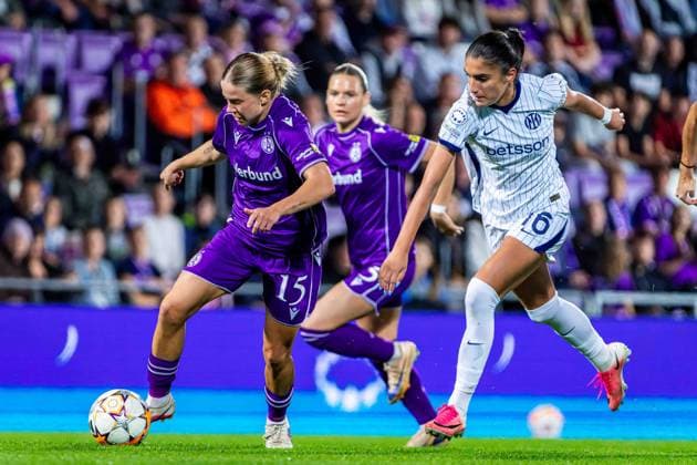 SOCCER - WCL, A.Wien vs Inter VIENNA,AUSTRIA,01.OCT.26 - SOCCER - UEFA Women s Champions League, FK Austria Wien vs FC Internationale Milano. Image shows Patricia Pfanner, Tatjana Weiss (A.Wien) and Masa Tomasevic (Inter).  GEPAxpictures xKevinxHackner