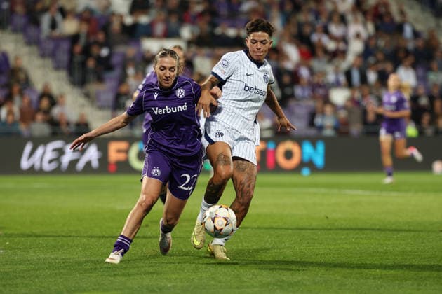 FK Austria Wien v FC Internazionale Milano - UEFA Women s Champions League 26 27 MD2 Modesta Uka of FK Austria Wien in action with Samantha van Diemen of FC Internazionale Milano during the UEFA Women s Champions League Matchday 2 match between FK Austria Wien and FC Internazionale Milano at Franz-Horr-Stadion on October 1, 2026 in Vienna, Austria. Vienna Franz-Horr-Stadion Austria Copyright: xYigitxOerme PSxImagesxYigitxOerme PSxImagesx