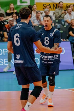 VOLLEYBALL - Coppa Pallavolo Senza Confini HARTBERG,AUSTRIA,01.OCT.26 - VOLLEYBALL - Coppa Pallavolo Senza Confini, VfB Friedrichshafen vs ACH Volley Ljubljana. Image shows the rejoicing of Mateusz Czunkiewicz (Friedrichshafen).  GEPAxpictures xRomanxKoenigshofer