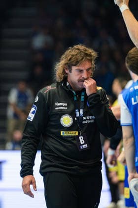 Sebastian Hinze (ThSV Eisenach, Trainer) GER, ThSV Eisenach gegen TVB Stuttgart, 1. Opel Handballbundesliga, Handball, 7. Spieltag, Saison 2026 2027, 19.00 Uhr, 01.10.2026 GER, ThSV Eisenach gegen TVB Stuttgart, 1. Opel Handballbundesliga, Handball, 7. Spieltag, Saison 2026 2027, 19.00 Uhr, 01.10.2026 Eisenach Copyright: xMartinxHerbstx
