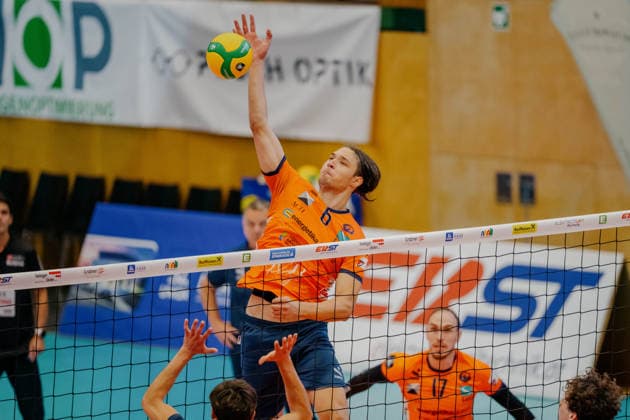 VOLLEYBALL - Coppa Pallavolo Senza Confini HARTBERG,AUSTRIA,01.OCT.26 - VOLLEYBALL - Coppa Pallavolo Senza Confini, VfB Friedrichshafen vs ACH Volley Ljubljana. Image shows Rok Jeroncic (Ljubljana).  GEPAxpictures xRomanxKoenigshofer