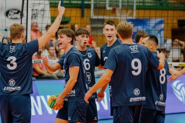 VOLLEYBALL - Coppa Pallavolo Senza Confini HARTBERG,AUSTRIA,01.OCT.26 - VOLLEYBALL - Coppa Pallavolo Senza Confini, VfB Friedrichshafen vs ACH Volley Ljubljana. Image shows the rejoicing of Friedrichshafen.  GEPAxpictures xRomanxKoenigshofer
