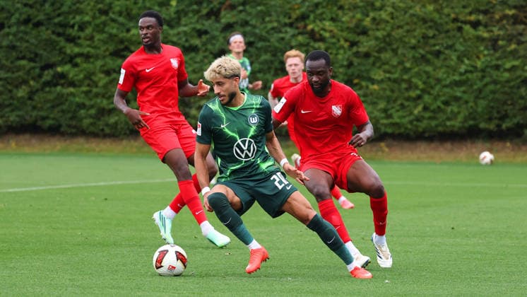 VfL vs Havelse, Testspiel Wolfsburg, 01.10.2026, Fußball, Herren, Saison 2026 2027, Testspiel, VfL Wolfsburg vs. TSV Havelse, Muhammed Damar (VfL Wolfsburg) Deutschland