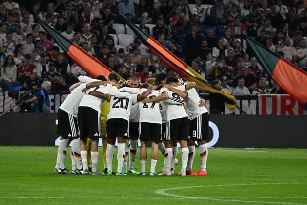 01.10.2026, xsltx, Fussball UEFA Nations League, Deutschland - Serbien v.l. Mannschaftskreis vor dem Spiel München
