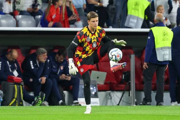 Finn Dahmen 12 (Deutschland) beim warm up, Deutschland vs. Serbien, Fussball, UEFA Nations League, 3. Spieltag, 01.10.2026 Muenchen Bayern Deutschland