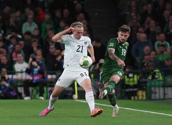 Ireland sRyan Manning and Patrick Wimmer of Austria Republic of Ireland v Austria, UEFA Nations League, League B - Group 3, International Football, Aviva Stadium, Dublin, Ireland - 01 Oct 2026Dublin Aviva Stadium Ireland  Copyright: xLorrainexO Sullivan Shutterstockx 17178960aa