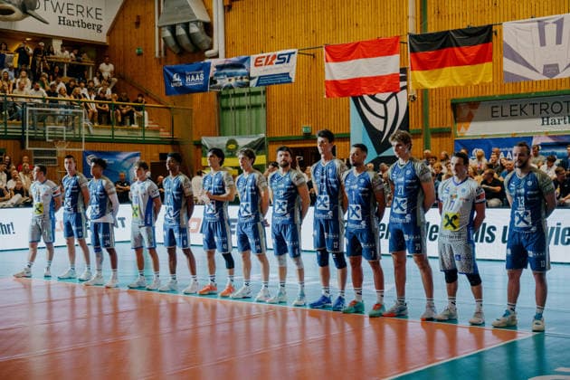 VOLLEYBALL - Coppa Pallavolo Senza Confini HARTBERG,AUSTRIA,01.OCT.26 - VOLLEYBALL - Coppa Pallavolo Senza Confini, TSV Hartberg vs Verona Volley. Image shows the team of Hartberg.  GEPAxpictures xRomanxKoenigshofer