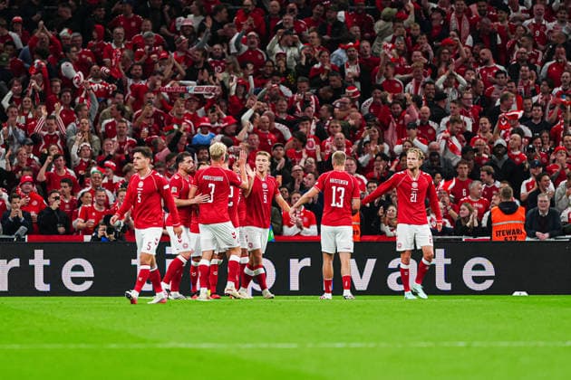 Torjubel Dänemark nach Tor zum 1:1 Mikkel Damsgaard (Dänemark, 14) DEN, Dänemark vs. Portugal, Fußball, UEFA Nations League A, Gruppe 4, Spieltag 03, Saison 2026 2027, 01.10.2026 DEN, Dänemark vs. Portugal, Fußball, UEFA Nations League A, Gruppe 4, Spieltag 03, Saison 2026 2027, 01.10.2026 Kopenhagen Copyright: xEibner-Pressefoto MarcelxvonxFehrnx EP_MFN