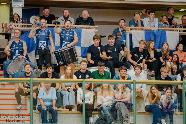 VOLLEYBALL - Coppa Pallavolo Senza Confini HARTBERG,AUSTRIA,01.OCT.26 - VOLLEYBALL - Coppa Pallavolo Senza Confini, TSV Hartberg vs Verona Volley. Image shows fans of Hartberg.  GEPAxpictures xRomanxKoenigshofer