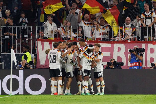 Team (Deutschland) Tor zum 1 : 0 beim Spiel zwischen Deutschland v Serbien, Fussball, Herren, UEFA Nations League, 2026 2027, 3.Spieltag am 01.10.2026 in München, Allianz Arena. Bayern Deutschland
