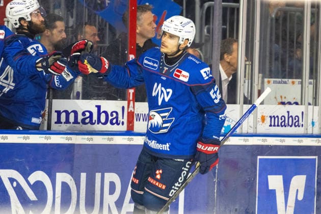 DEL, Deutsche Eishockey Liga Saison 2026 27, 5. Spieltag: Adler Mannheim gegen Iserlohn Roosters Nicolas Mattinen (52, Mannheim) nach seinem Treffer zum 2:0 Copyright: xUdoxHerrmannx