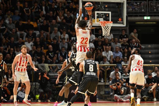 Virtus Bologna v Olympiacos Piraeus - Euroleague 2026 2027 Tyler Dorsey of Olympiacos Piraeus Basketball plays during the EuroLeague Basketball Championship 2026 2027, Matchday 3 of the Regular Season game between Virtus Bologna and Olympiacos Piraeus at PalaDozza in Bologna, Italy, on October 1, 2026. Bologna Italy  Copyright: xRobertoxTommasinix originalFilename:tommasini-virtusbo261001_np9XD.jpg