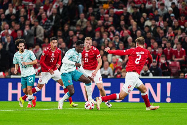 Nuno Mendes (Portugal, 19), Joachim Andersen (Dänemark, 02) DEN, Dänemark vs. Portugal, Fußball, UEFA Nations League A, Gruppe 4, Spieltag 03, Saison 2026 2027, 01.10.2026 DEN, Dänemark vs. Portugal, Fußball, UEFA Nations League A, Gruppe 4, Spieltag 03, Saison 2026 2027, 01.10.2026 Kopenhagen Copyright: xEibner-Pressefoto MarcelxvonxFehrnx EP_MFN